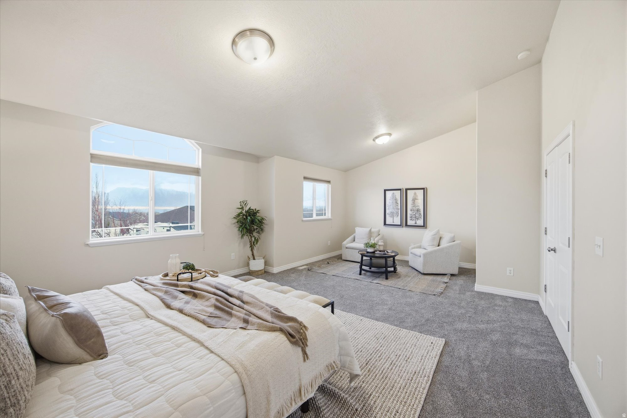 THE BENCHES - Residential