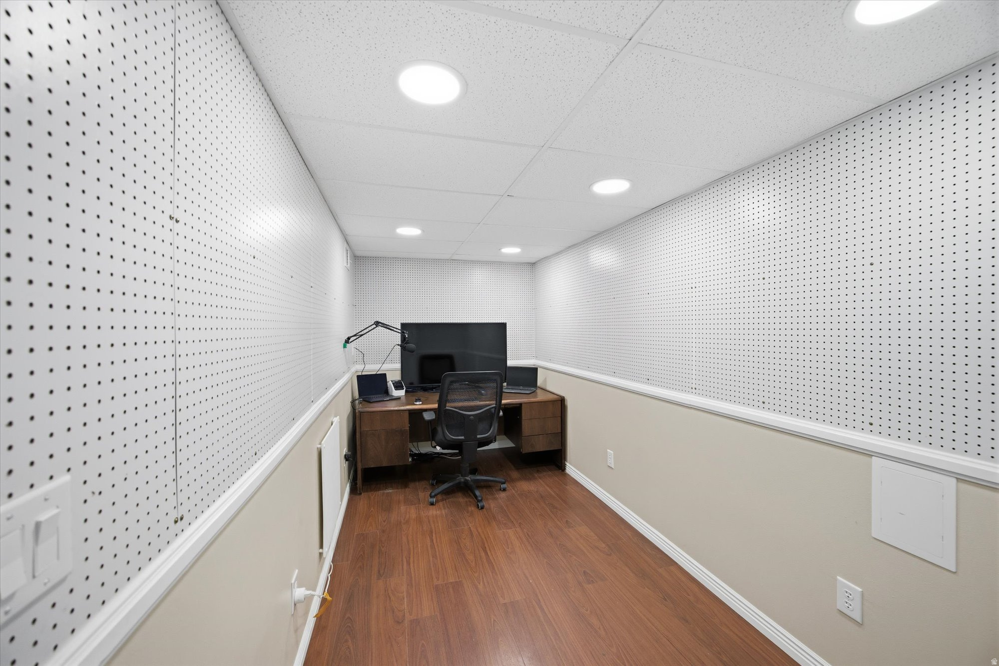 THE BENCHES - Residential