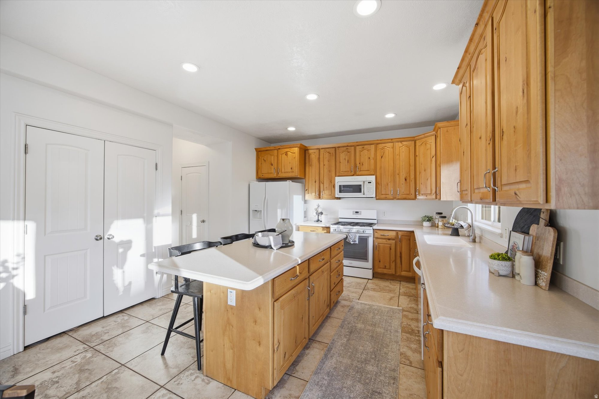 THE BENCHES - Residential