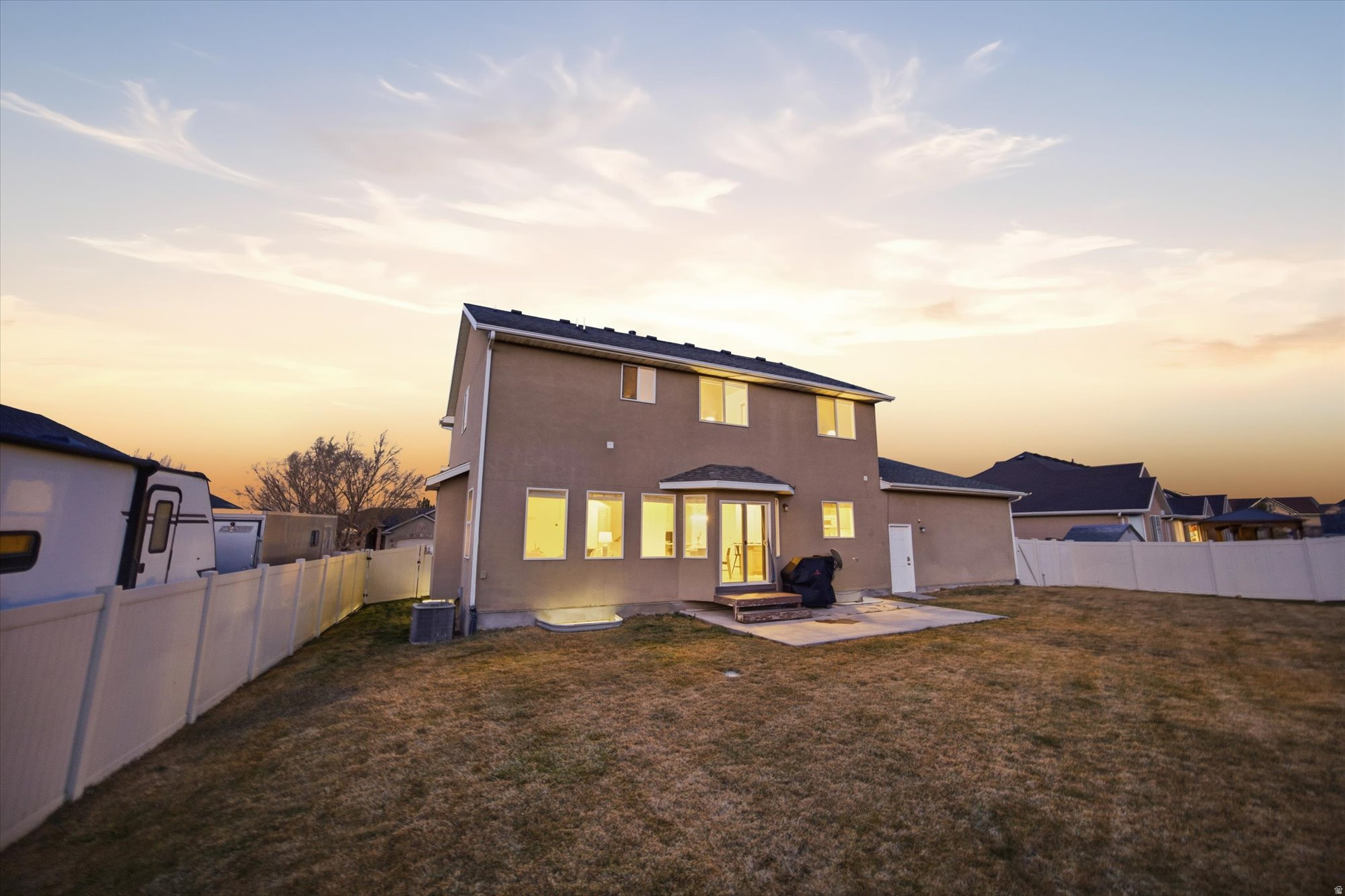 THE BENCHES - Residential