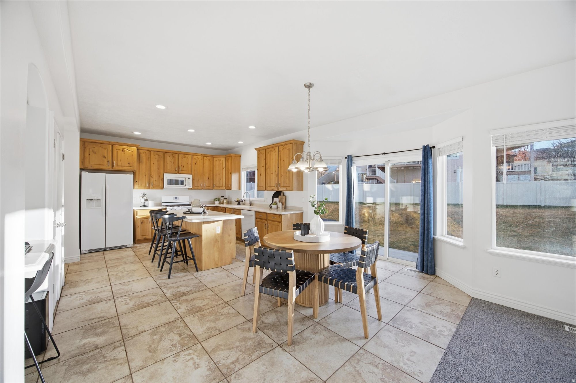 THE BENCHES - Residential