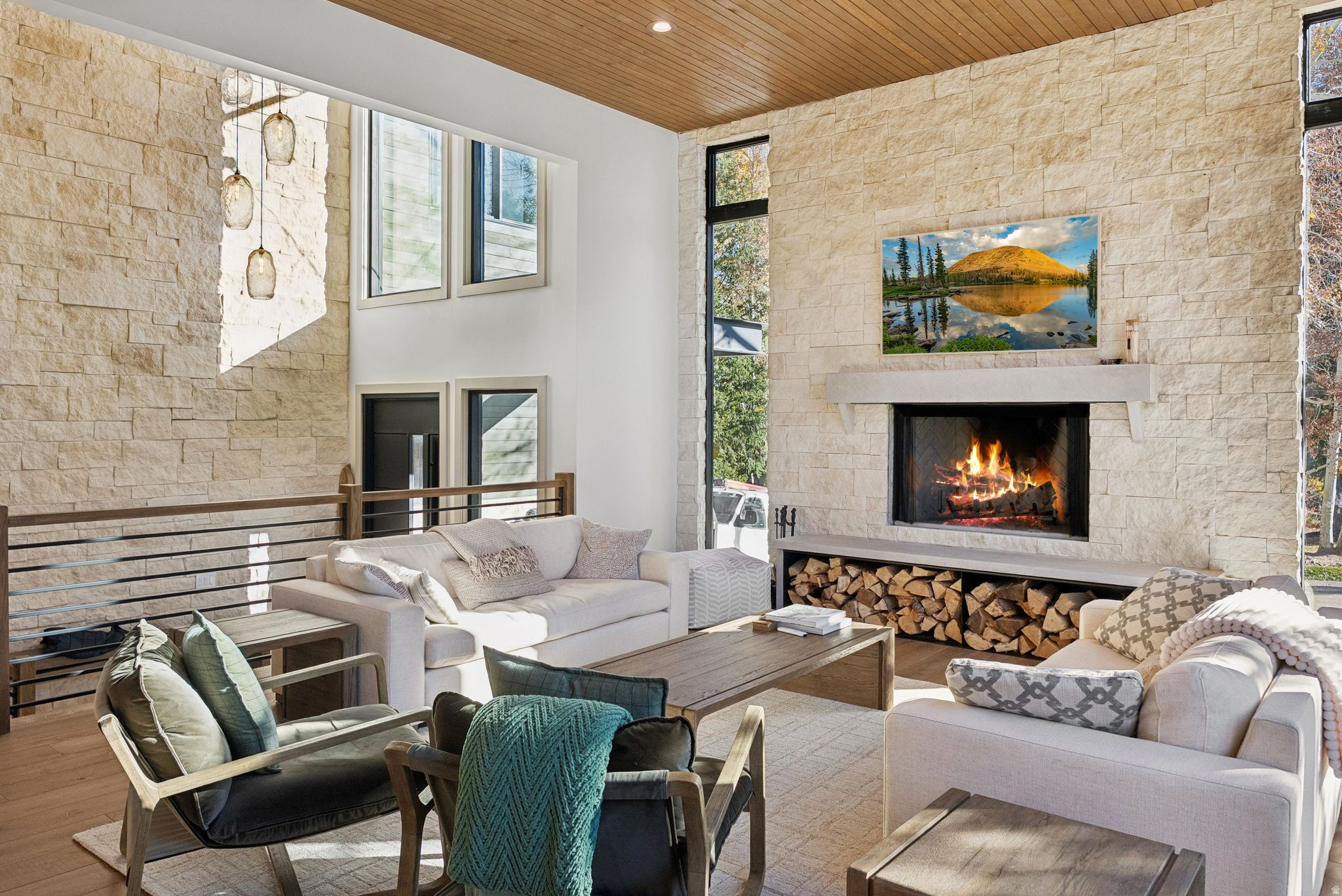 THAYNES CANYON - Residential