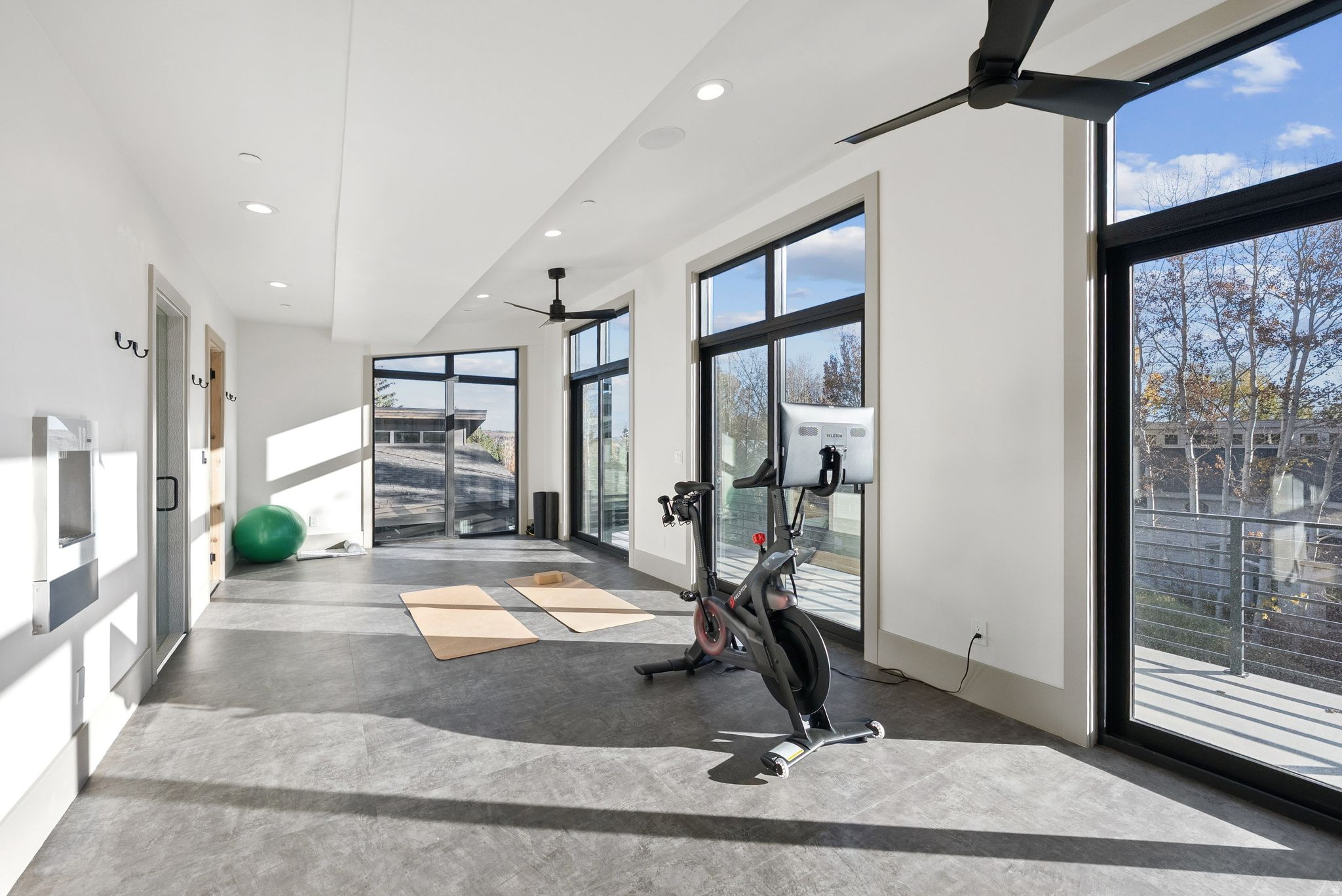 THAYNES CANYON - Residential