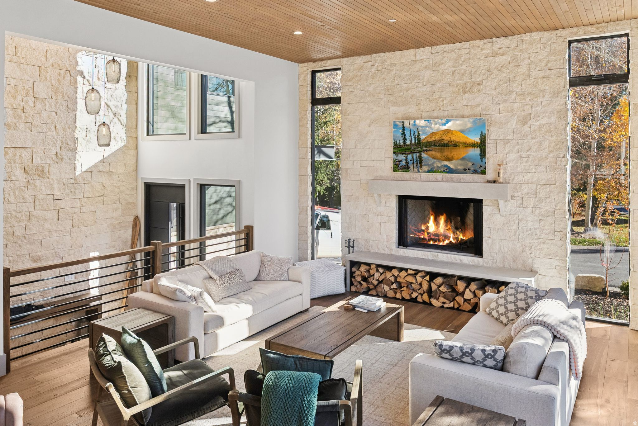 THAYNES CANYON - Residential