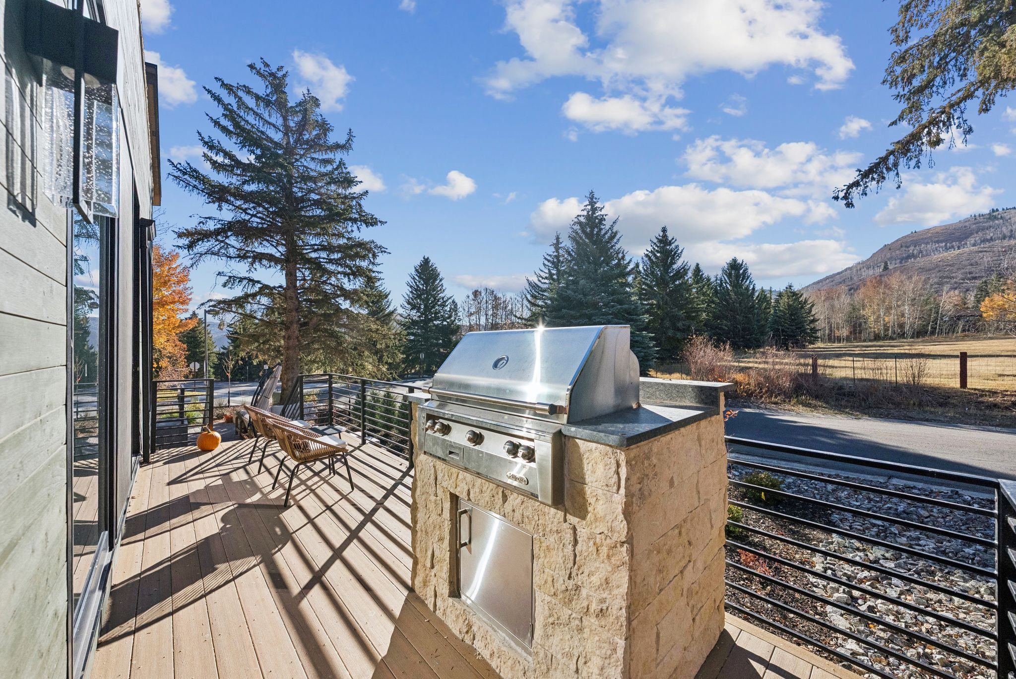 THAYNES CANYON - Residential