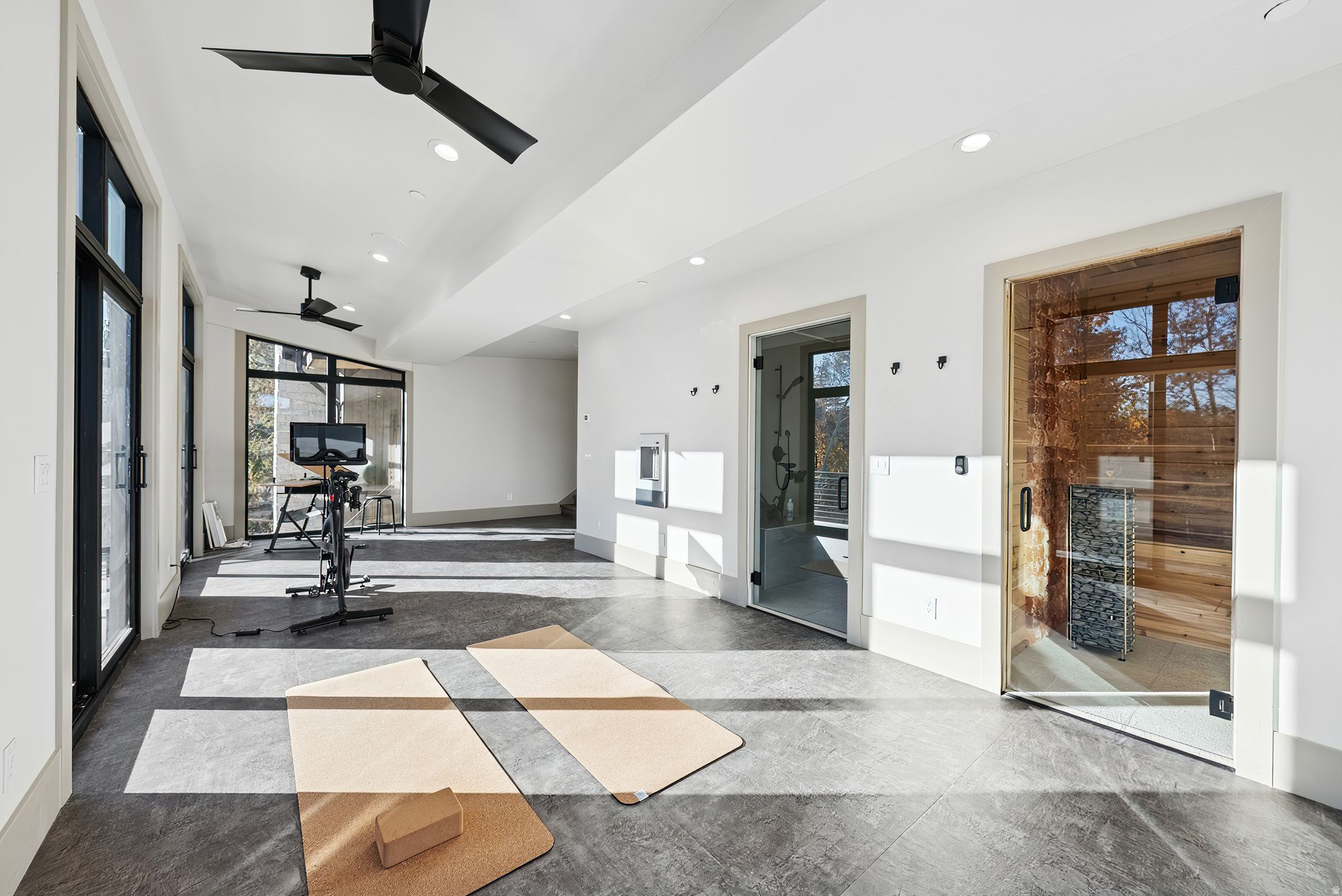 THAYNES CANYON - Residential