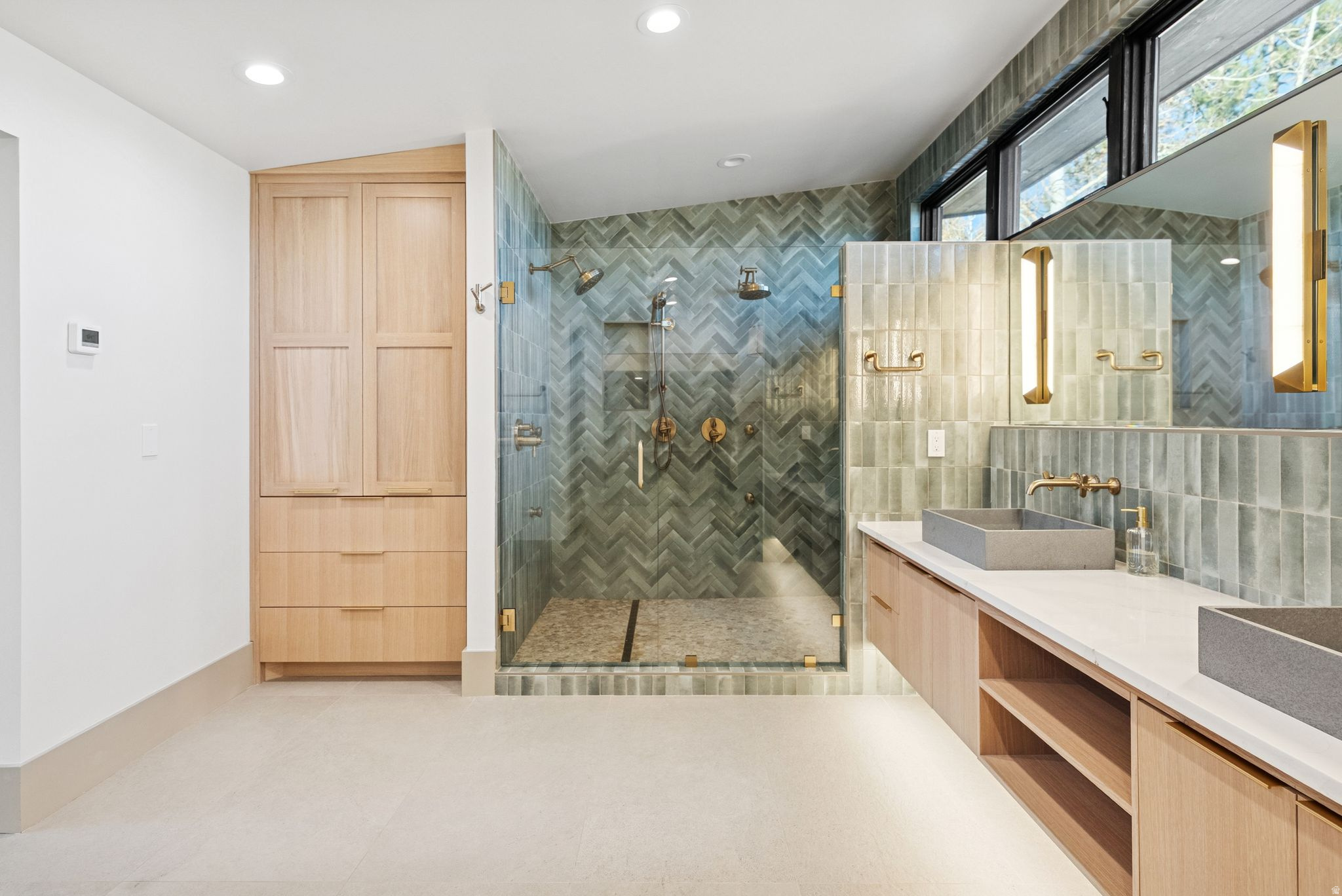 THAYNES CANYON - Residential