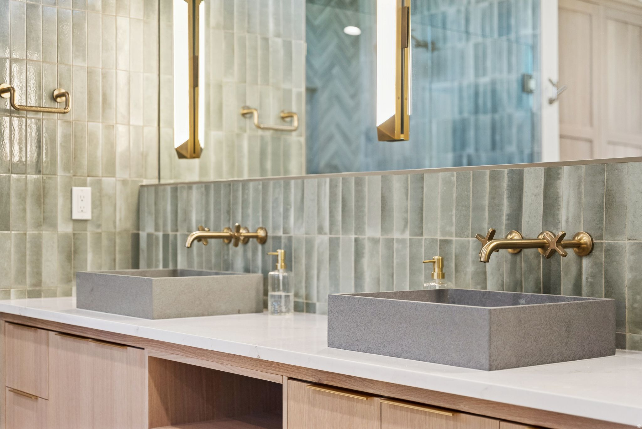 THAYNES CANYON - Residential