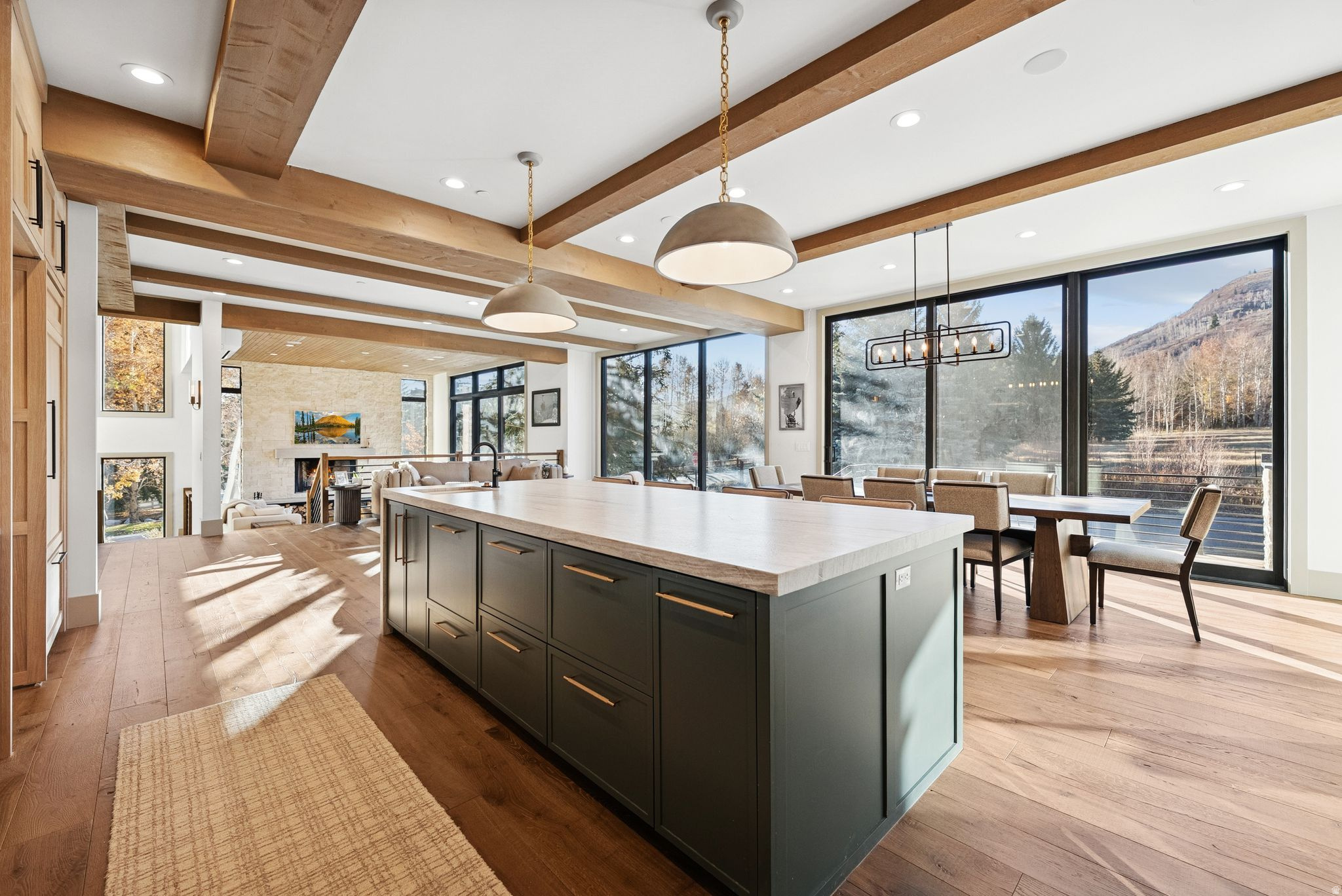 THAYNES CANYON - Residential