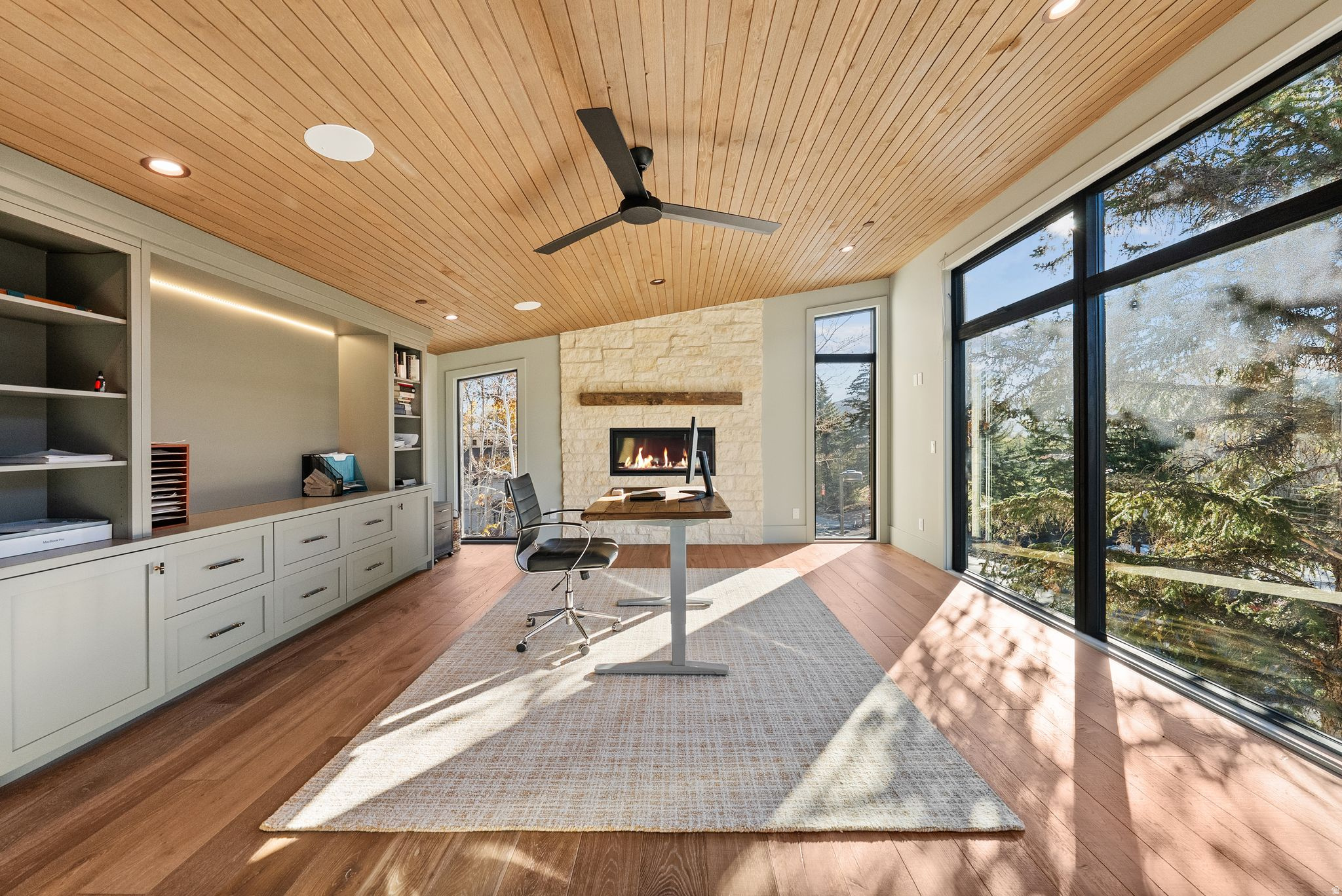 THAYNES CANYON - Residential