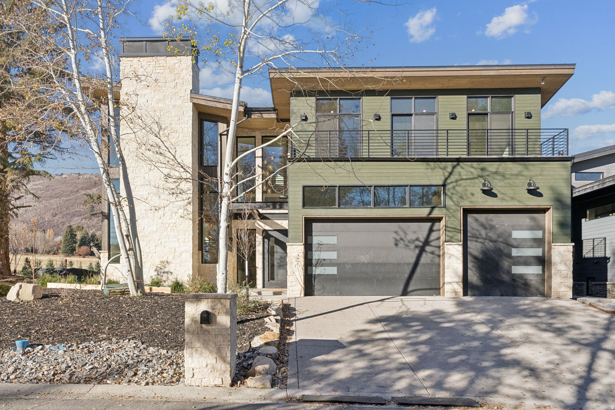 THAYNES CANYON - Residential