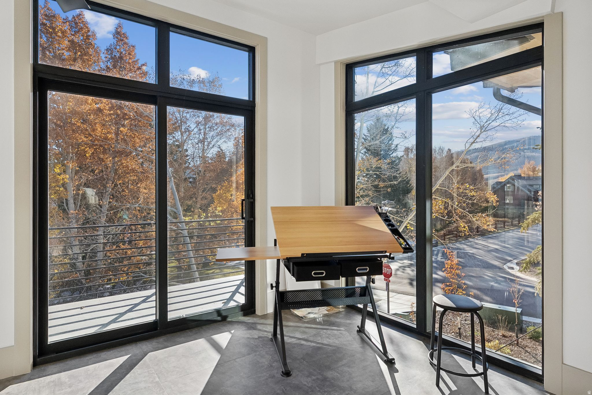 THAYNES CANYON - Residential