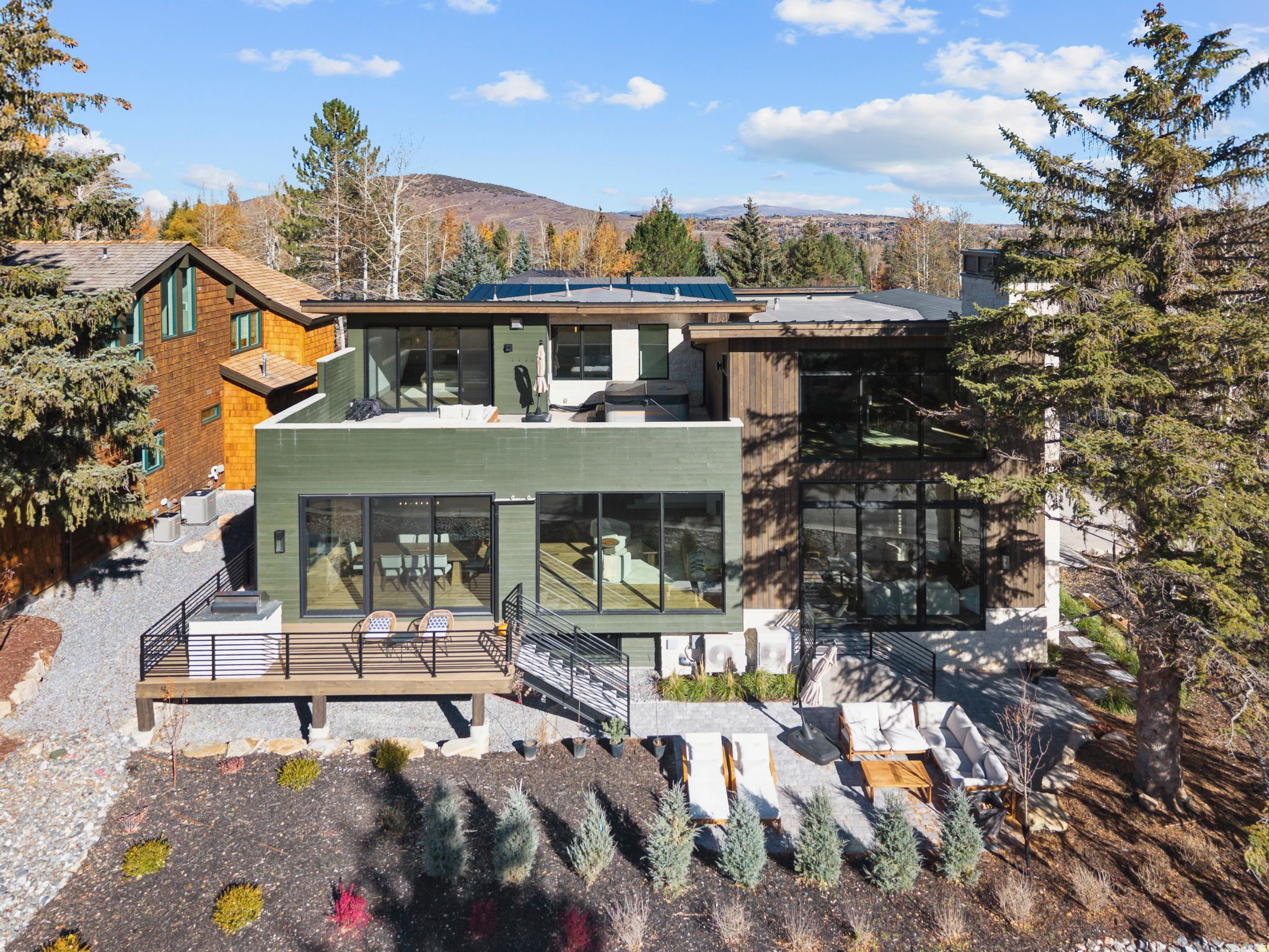 THAYNES CANYON - Residential