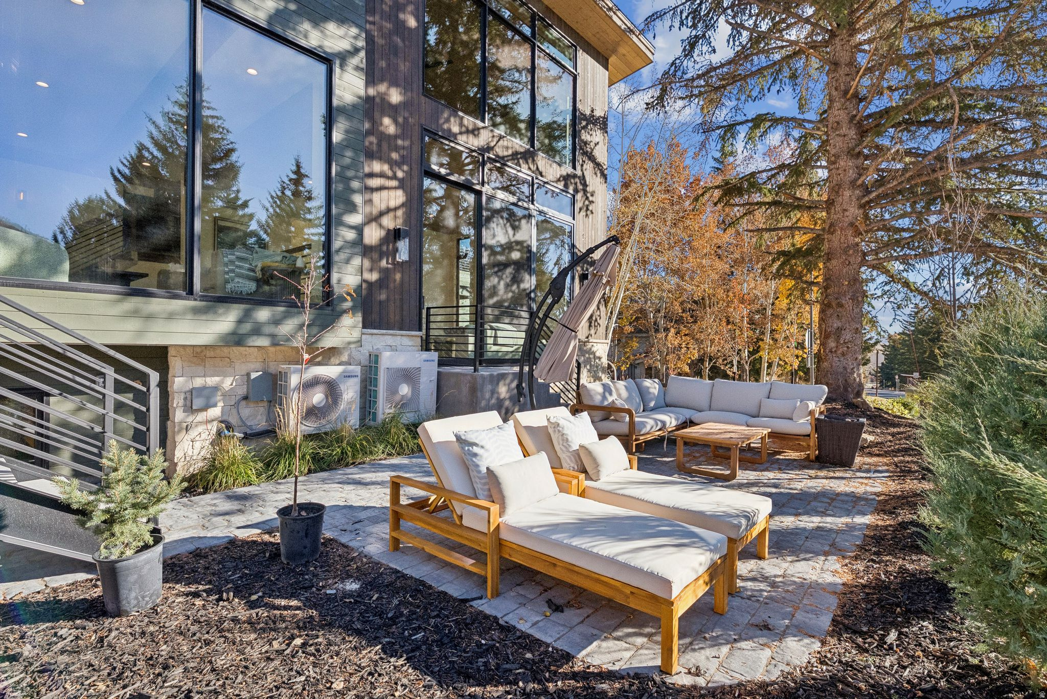 THAYNES CANYON - Residential