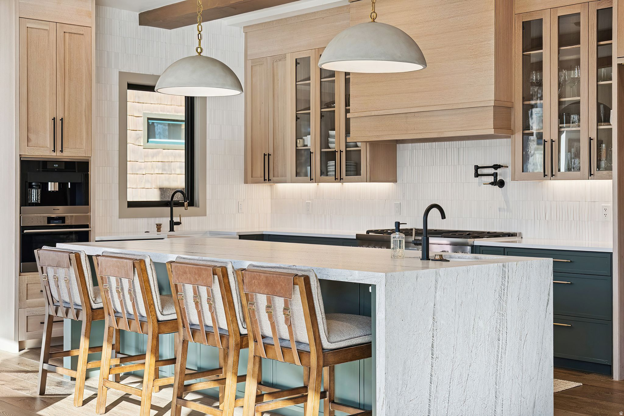 THAYNES CANYON - Residential