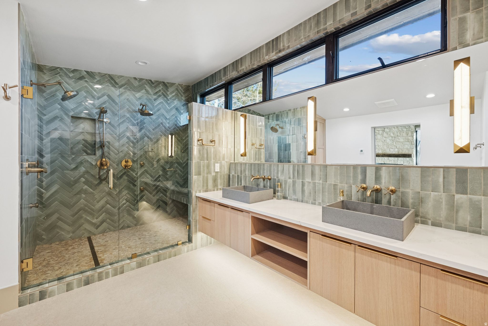 THAYNES CANYON - Residential