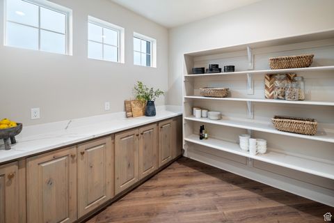 Tiny photo for 422 S 150 E, Mapleton, UT 84664 (MLS # 2116871)