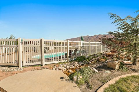 Tiny photo for 1168 HANLINE CIR, Kaysville, UT 84037 (MLS # 2165172)