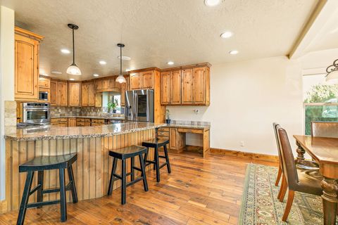 Tiny photo for 1168 HANLINE CIR, Kaysville, UT 84037 (MLS # 2165172)