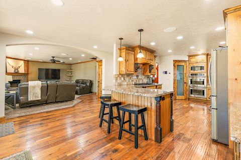 Tiny photo for 1168 HANLINE CIR, Kaysville, UT 84037 (MLS # 2165172)