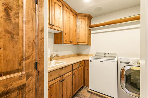 Tiny photo for 1168 HANLINE CIR, Kaysville, UT 84037 (MLS # 2165172)