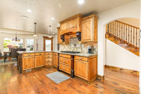 Tiny photo for 1168 HANLINE CIR, Kaysville, UT 84037 (MLS # 2165172)