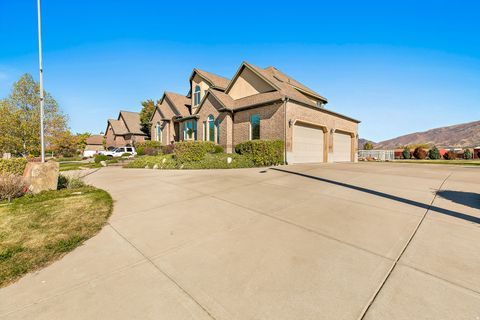 Tiny photo for 1168 HANLINE CIR, Kaysville, UT 84037 (MLS # 2165172)