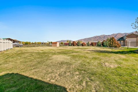 Tiny photo for 1168 HANLINE CIR, Kaysville, UT 84037 (MLS # 2165172)