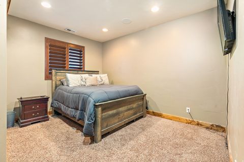 Tiny photo for 1168 HANLINE CIR, Kaysville, UT 84037 (MLS # 2165172)