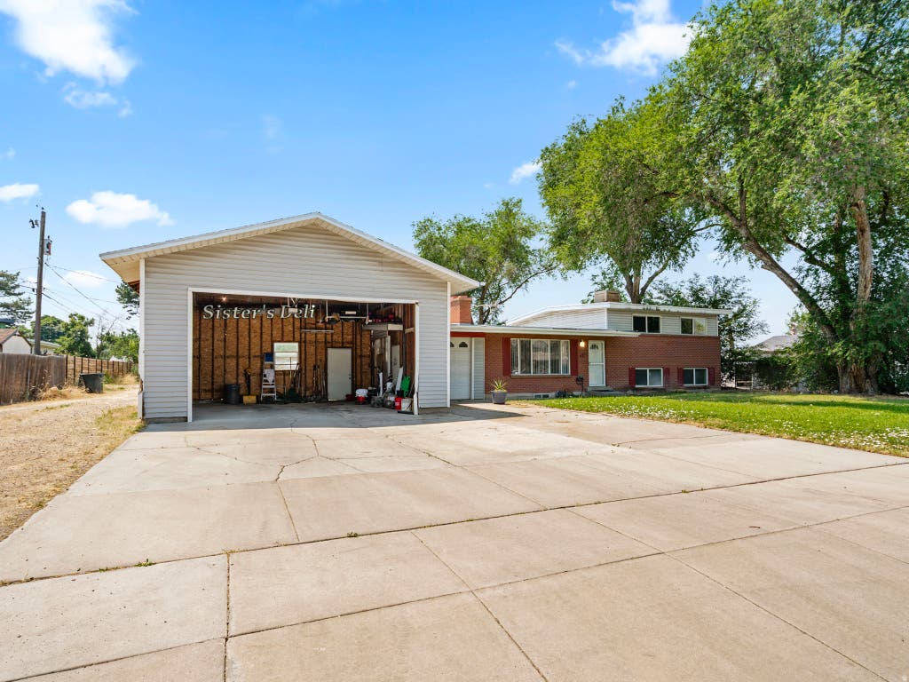 Photo of 120 E COX LANE LN, Midvale, UT 84047 (MLS # 2169821)