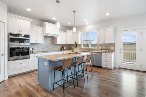 Tiny photo for 1826 W RIVER BIRCH RD, Mapleton, UT 84664 (MLS # 2147985)