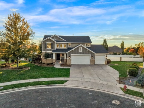 Photo of 398 W SPRING FLOWER CIR, Kaysville, UT 84037 (MLS # 2192673)