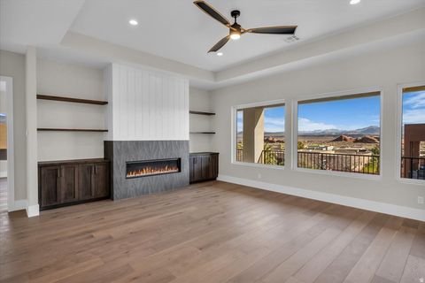 Photo of 5496 W SAND RIDGE DR, Hurricane, UT 84737 (MLS # 2135247)