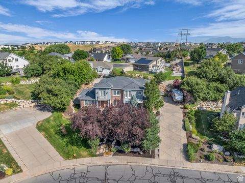 Photo of 1911 E DEERE VALLEY DR N, Layton, UT 84040 (MLS # 2099377)