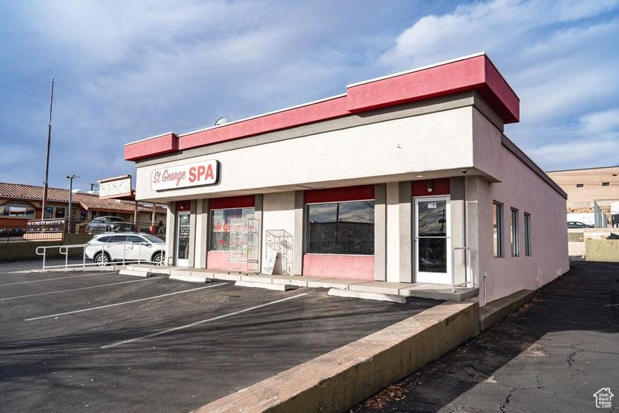 Terrific store front with ample parking in the rear. Right on St. George Blvd, the perfect spot for your business if you want high visibility. Great signage and an awesome landlord. Listing information deemed reliable, buyer to verify