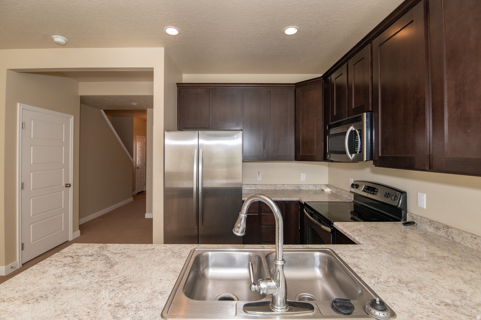 THANKSGIVING MEADOWS - Residential Lease
