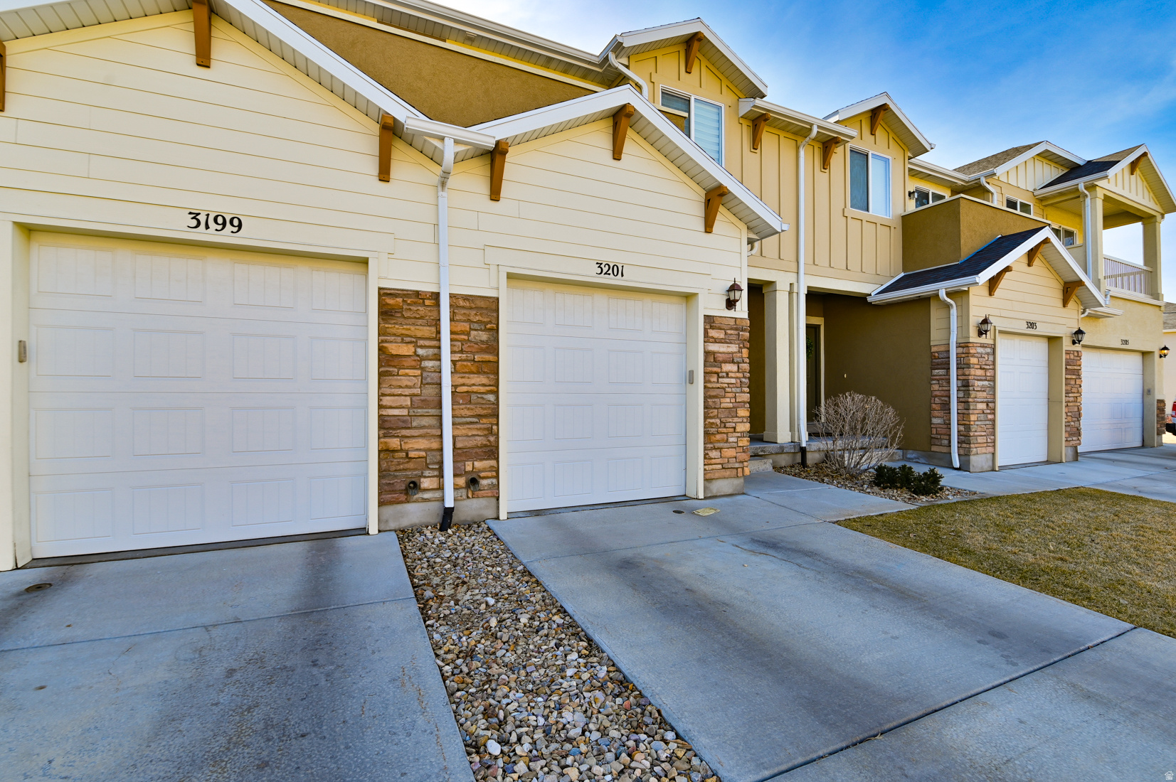 THANKSGIVING MEADOWS - Residential Lease