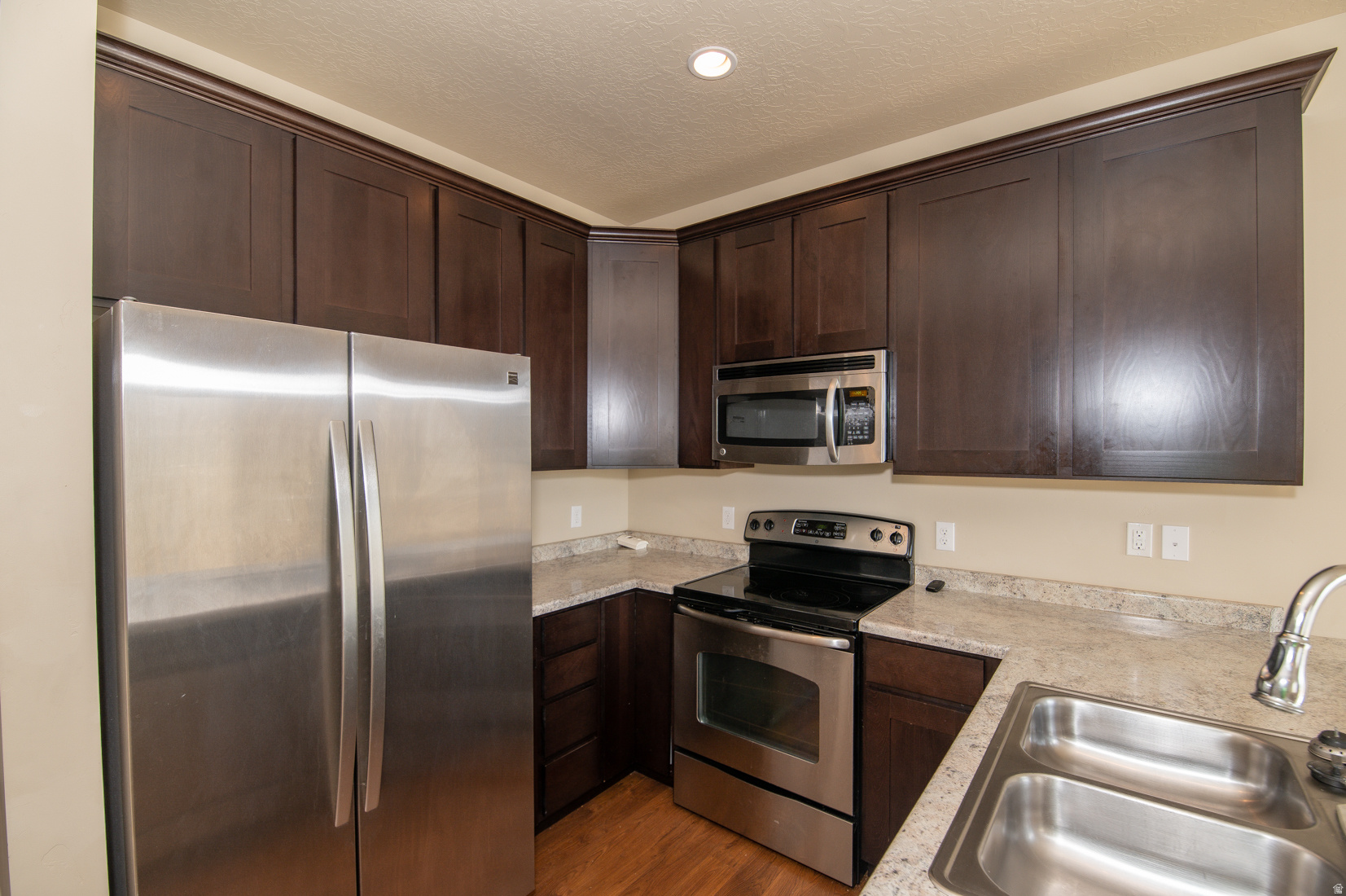 THANKSGIVING MEADOWS - Residential Lease