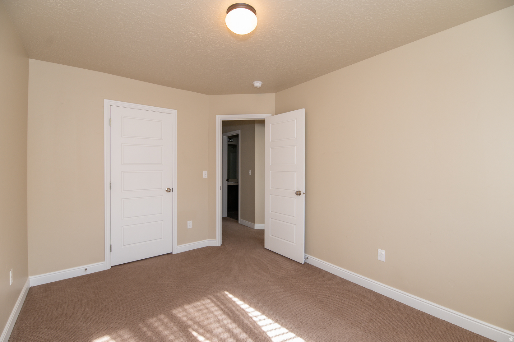 THANKSGIVING MEADOWS - Residential Lease