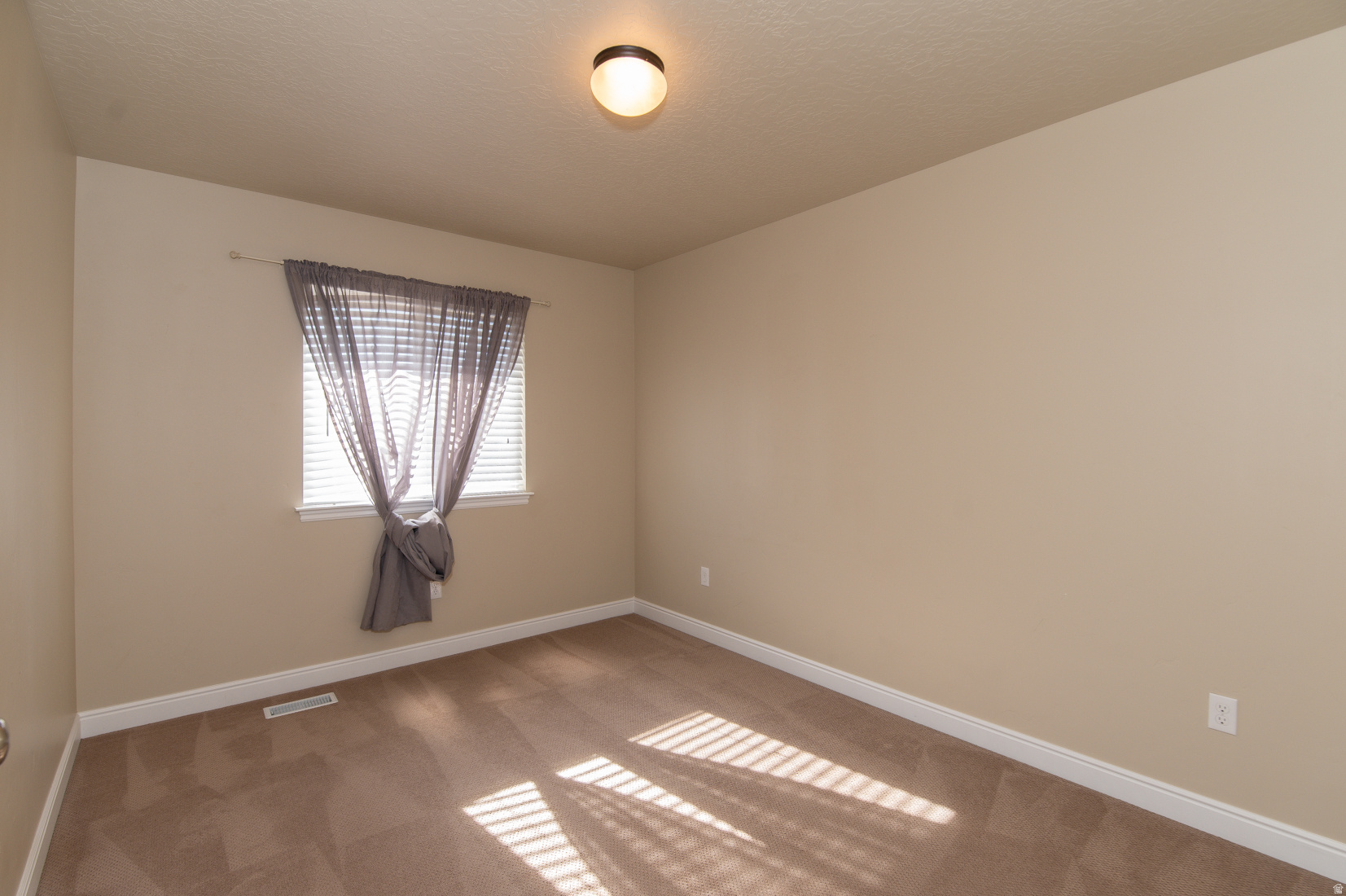 THANKSGIVING MEADOWS - Residential Lease