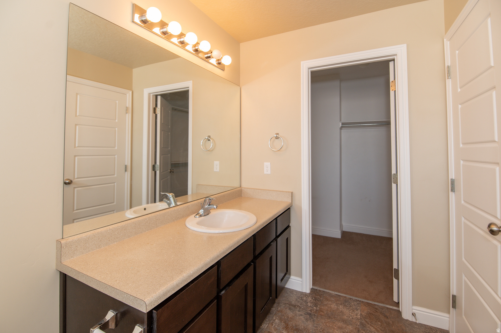 THANKSGIVING MEADOWS - Residential Lease