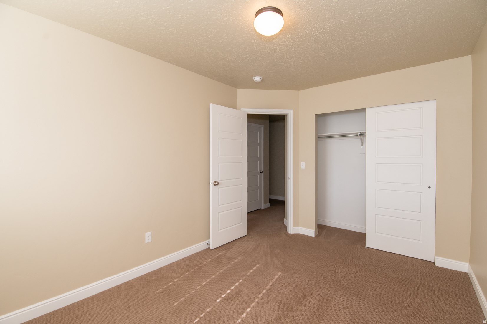 THANKSGIVING MEADOWS - Residential Lease