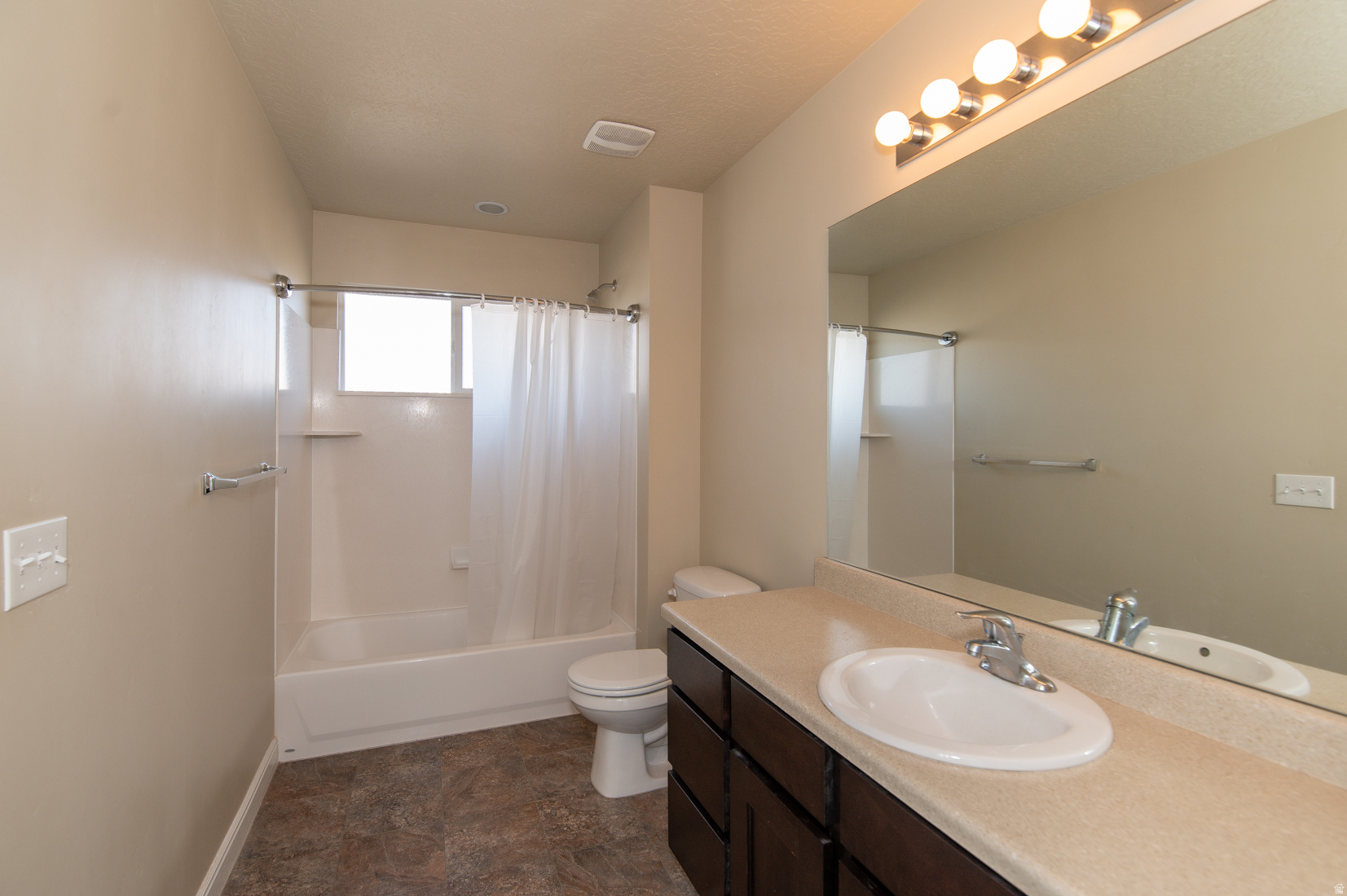 THANKSGIVING MEADOWS - Residential Lease