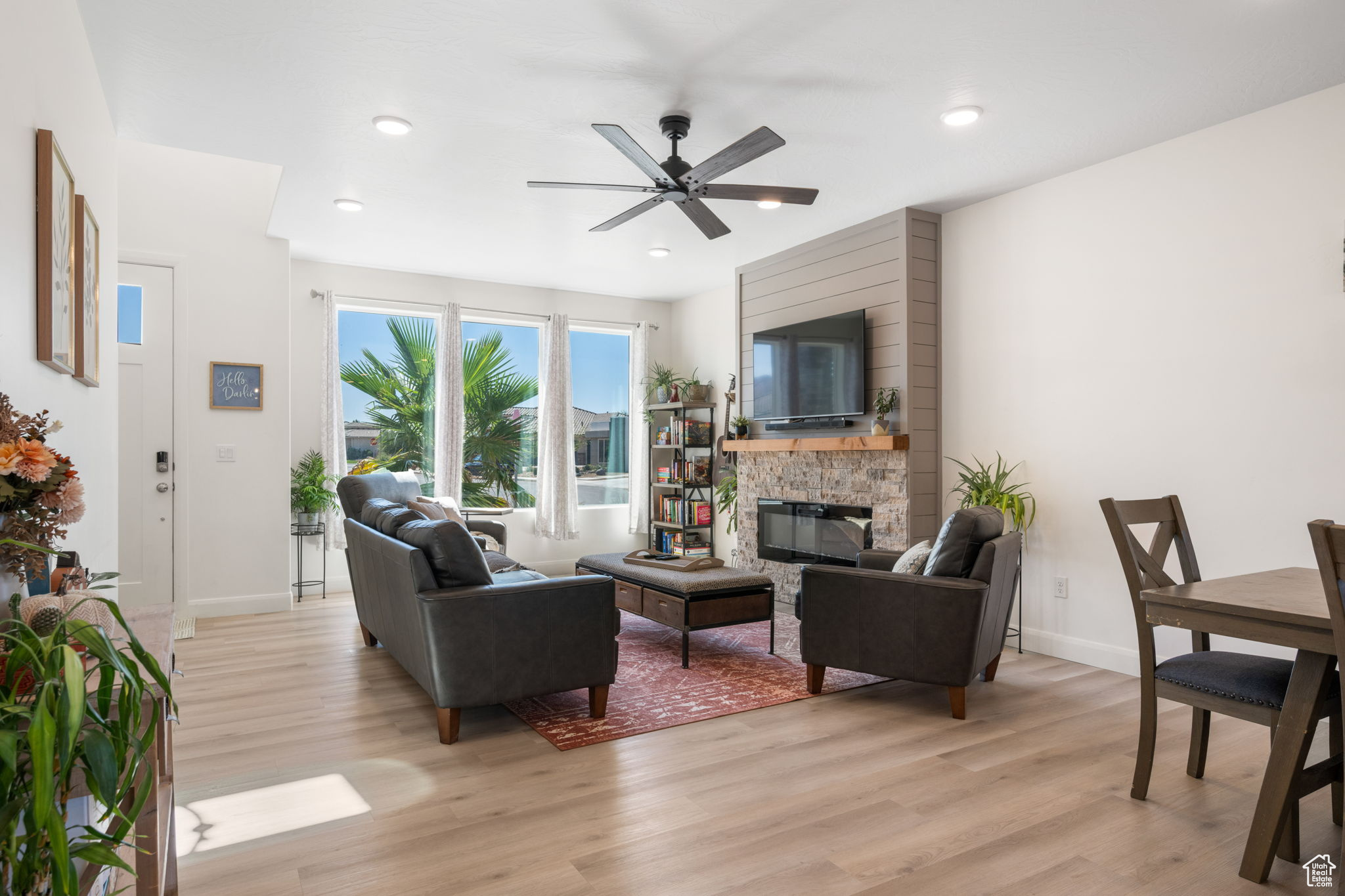 WARNER GATEWAY PH 3 - Residential