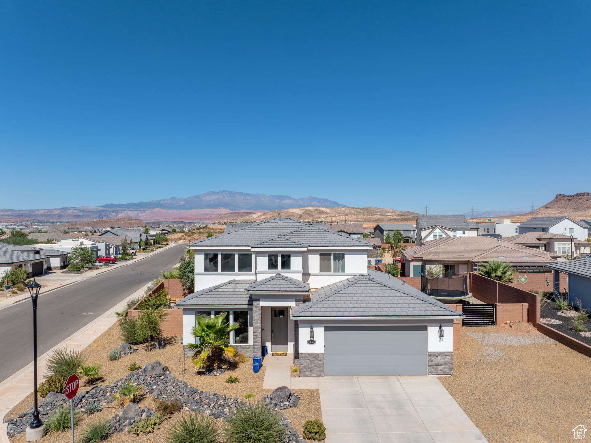 WARNER GATEWAY PH 3 - Residential