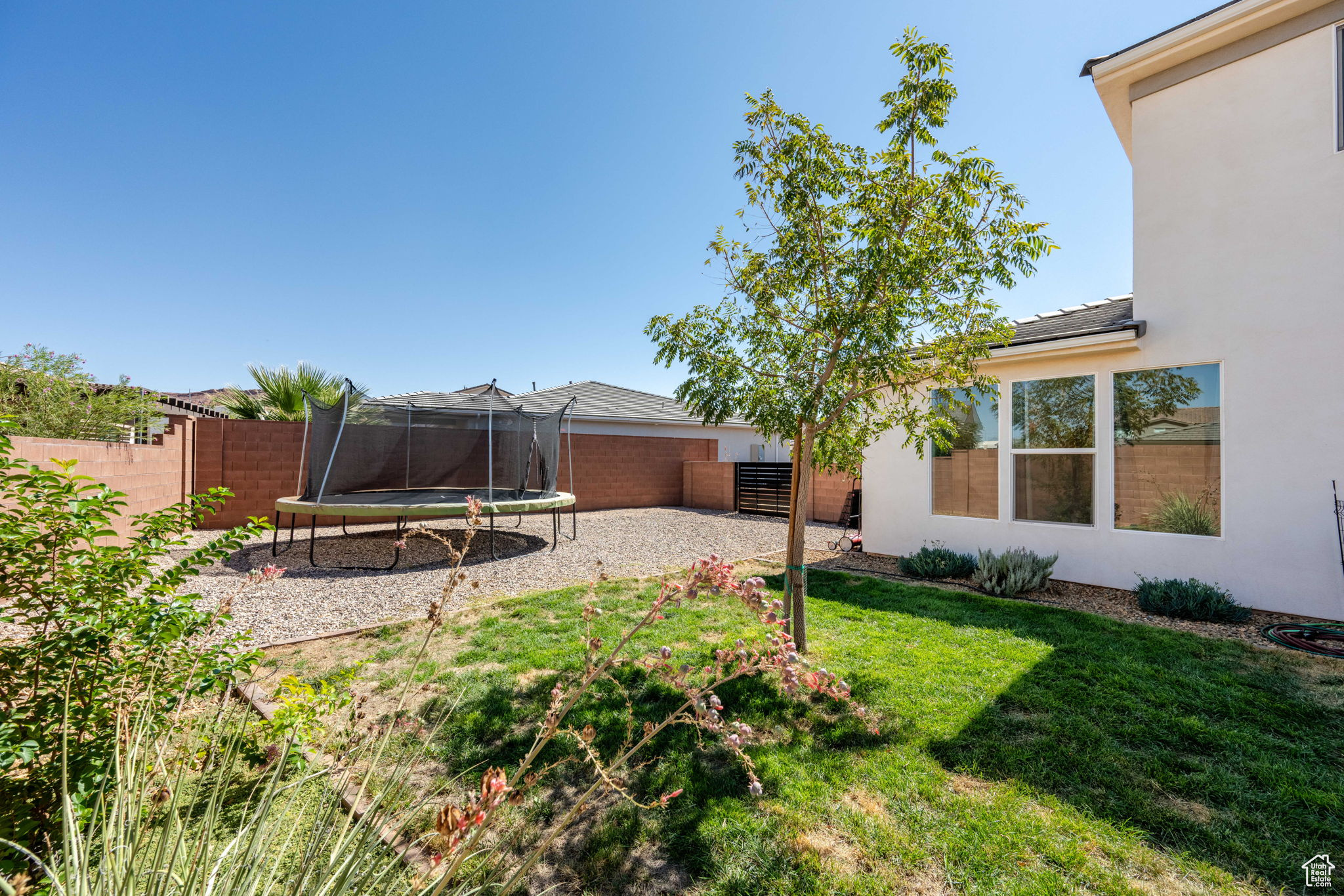 WARNER GATEWAY PH 3 - Residential