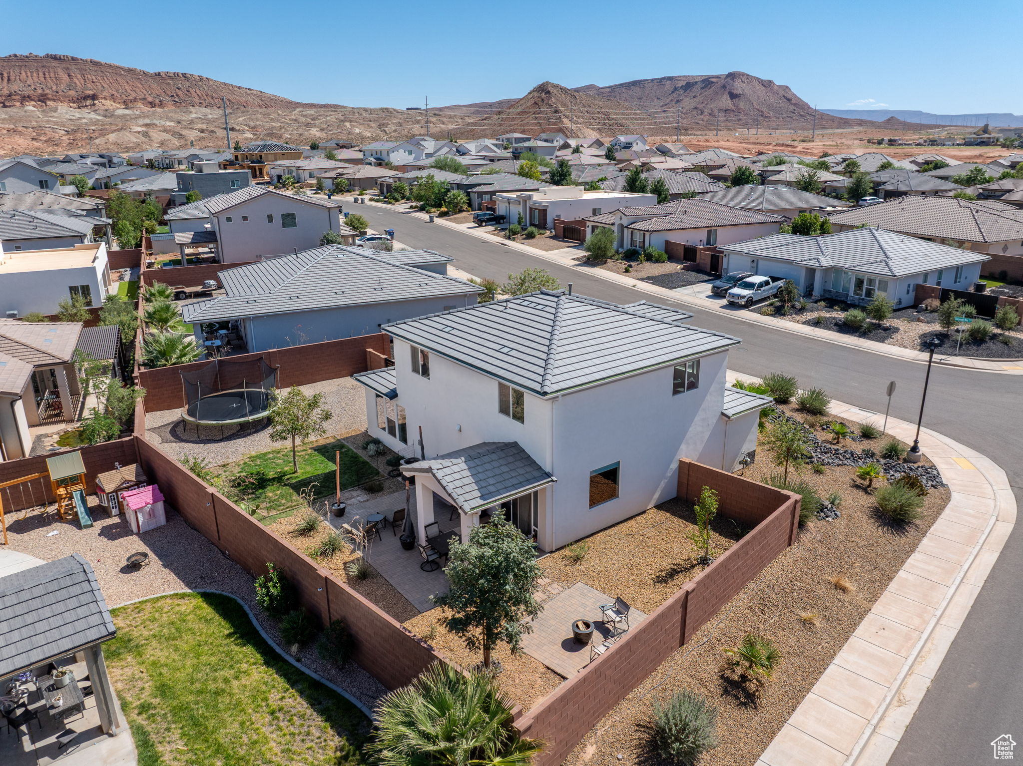 WARNER GATEWAY PH 3 - Residential