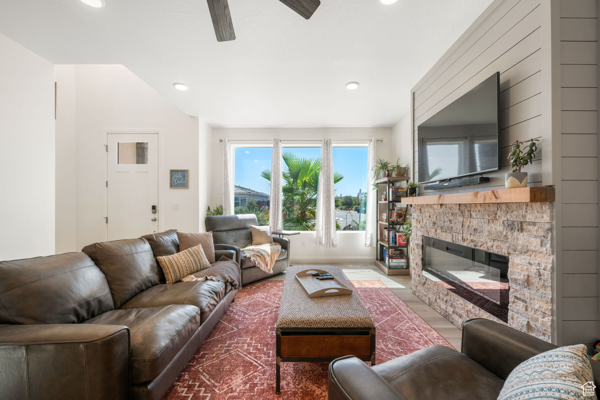 WARNER GATEWAY PH 3 - Residential