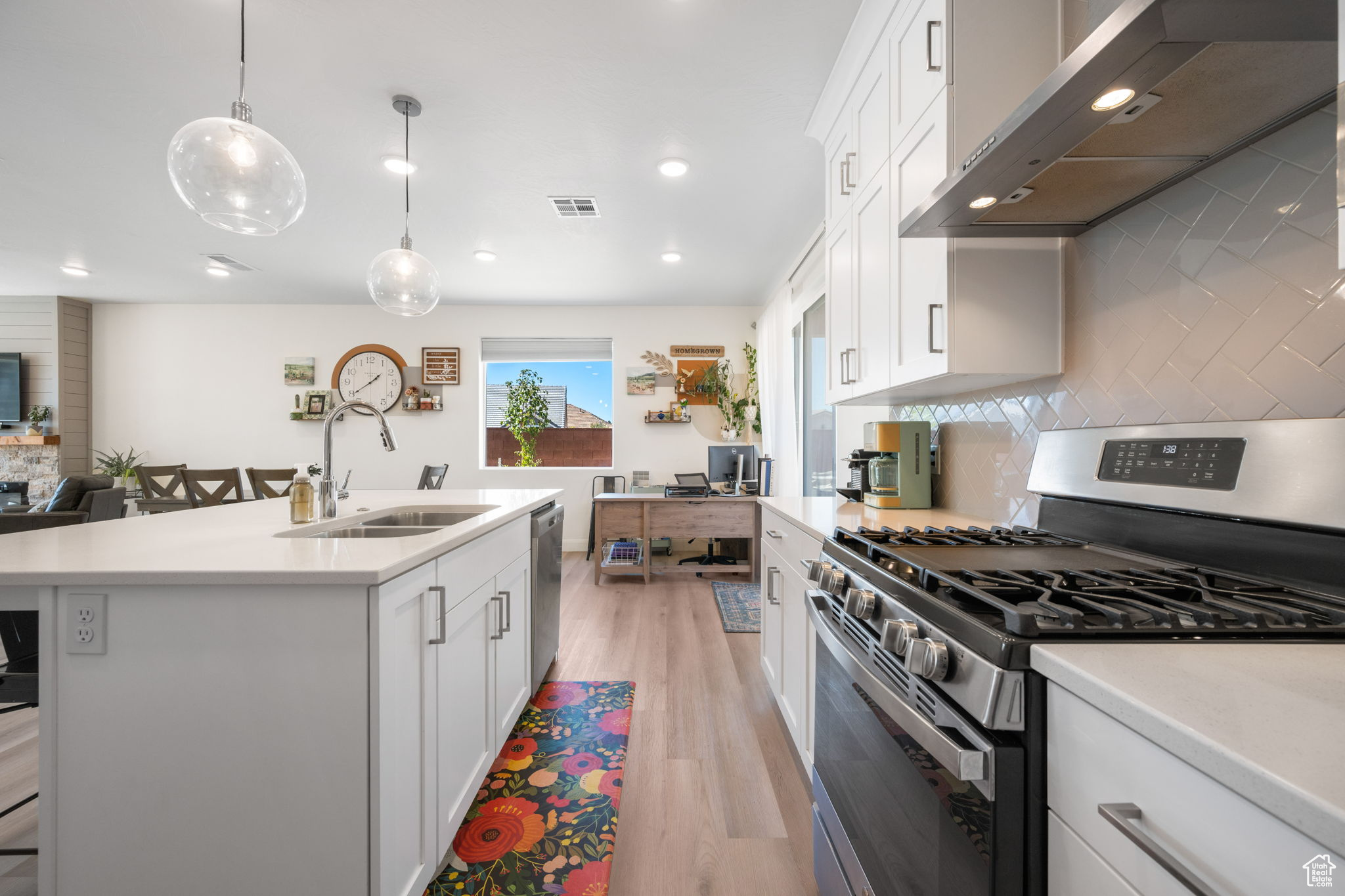 WARNER GATEWAY PH 3 - Residential