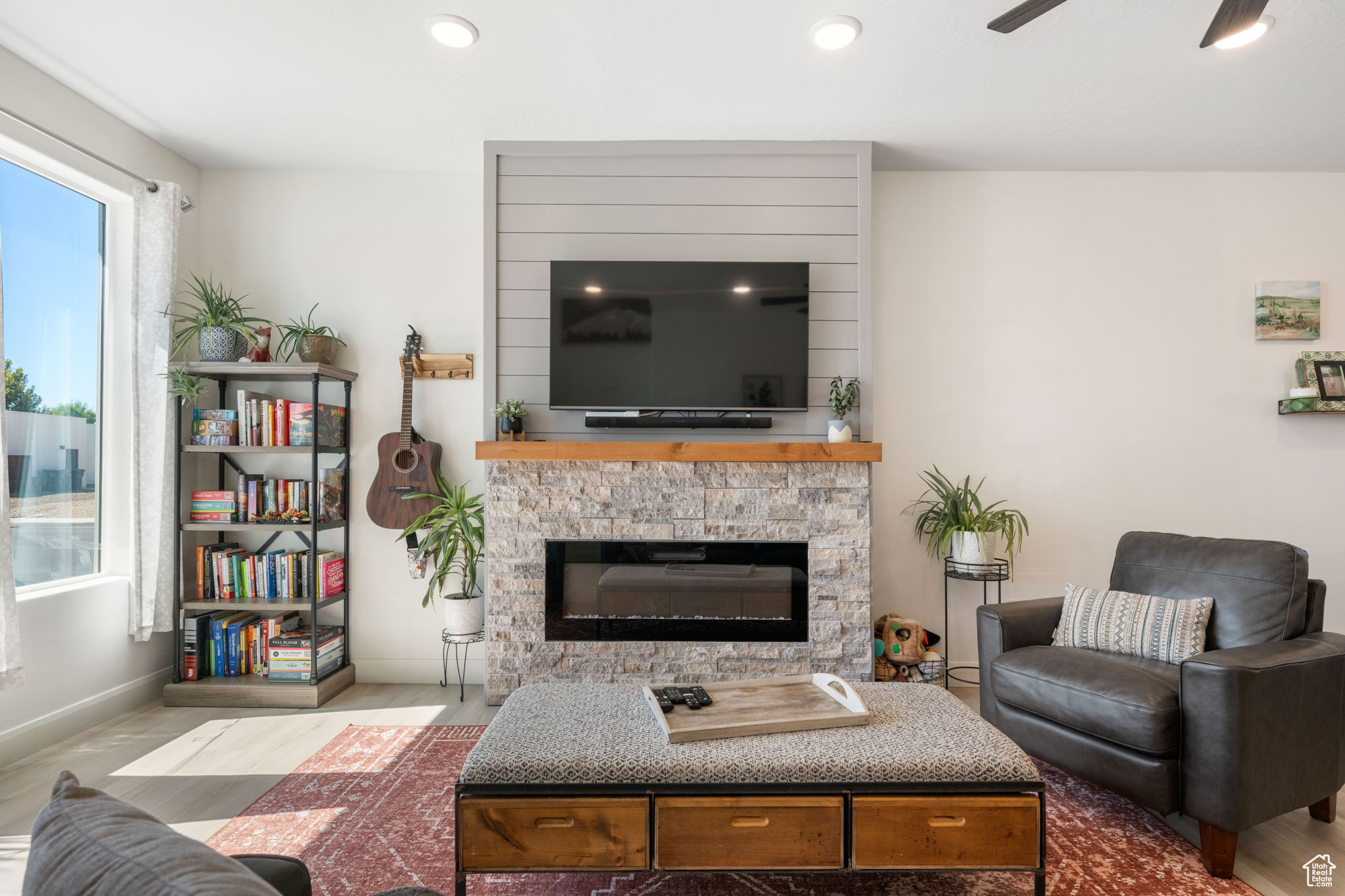 WARNER GATEWAY PH 3 - Residential